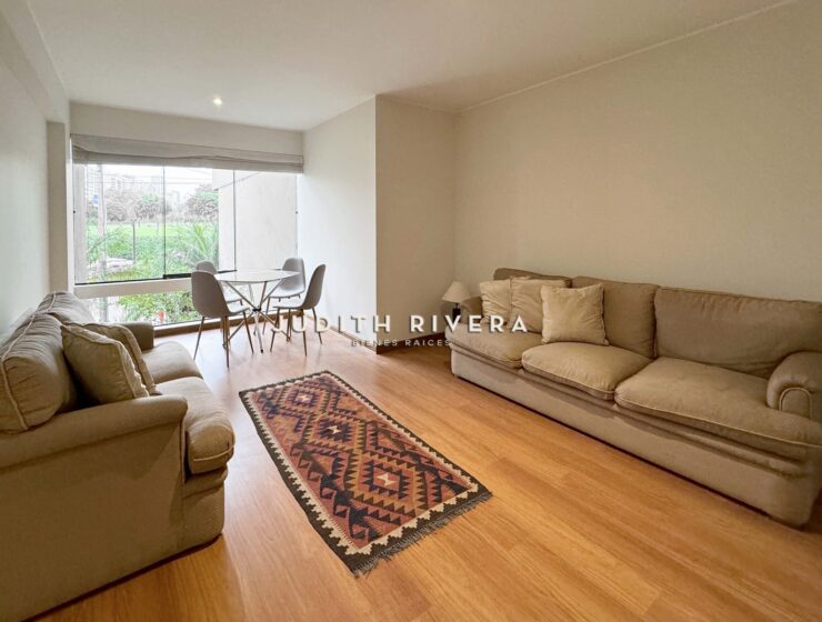 Sala principal del departamento en venta en San Isidro