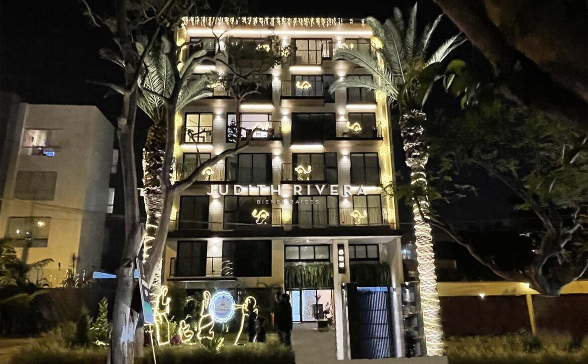 Moderno Departamento de estreno en venta Chacarilla (Penthouse duplex). Excelentes acabados y listo para mudarse.