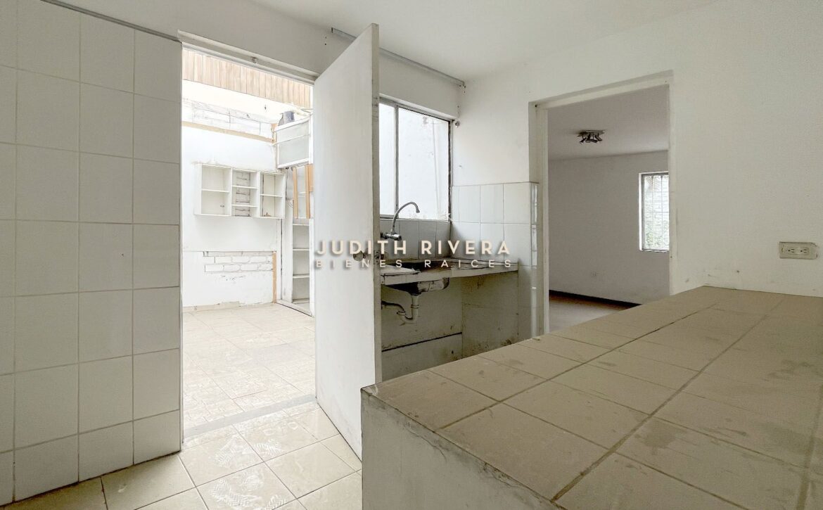 Fachada del terreno en venta en Casuarinas, Surco, con frente de 25.50 metros lineales