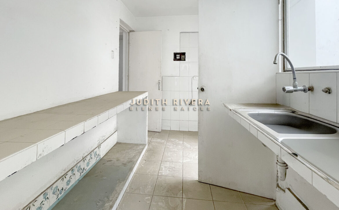 Ángulo completo del terreno en venta en Casuarinas, Surco