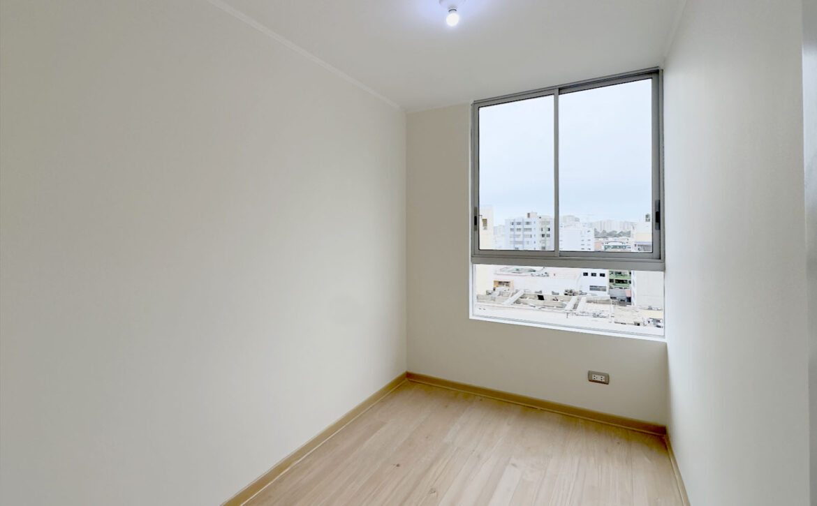 Distribución interior con acceso a dormitorios, departamento en venta en Lince